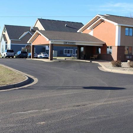 Coratel Inn & Suites By Jasper Stillwater Exterior photo